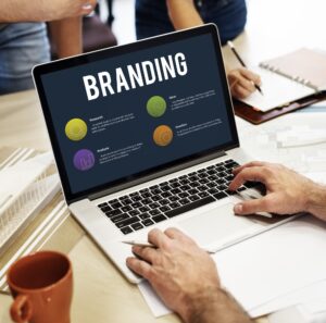 برای تولید محتوا دوربین بخریم یا گوشی؟